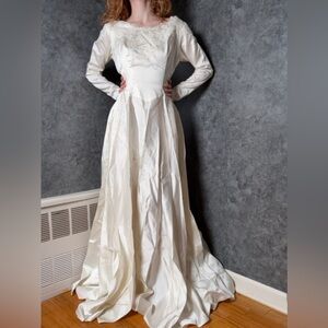 Vintage 1960s Ivory Satin Wedding Dress | Long Sleeve Bridal Gown | Size 0